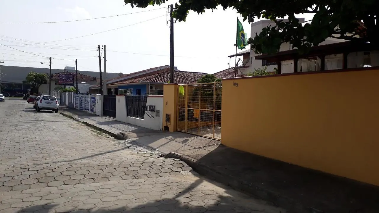 Kitinet Container Proximo Praia E Beto Carrero Penha  Homestay Penha (Santa Catarina)